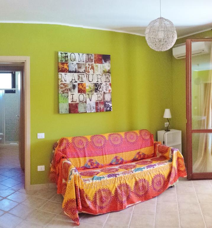 La Casa Felice Appartamenti Chia Zimmer foto